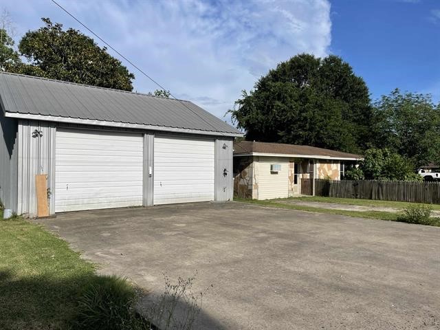 2999 Manning Street Port Arthur TX 77640