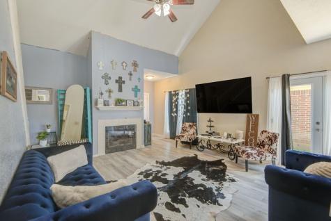 209 Almond Drive Lake Jackson TX 77566