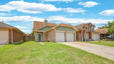 209 Almond Drive Lake Jackson TX 77566