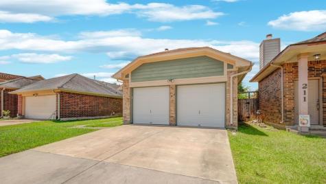 209 Almond Drive Lake Jackson TX 77566