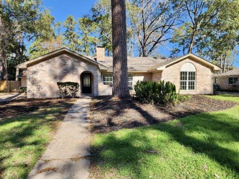 1915 Maple Lakes Drive Kingwood TX 77339