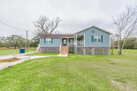 754 Rancho Chico Court Angleton TX 77515