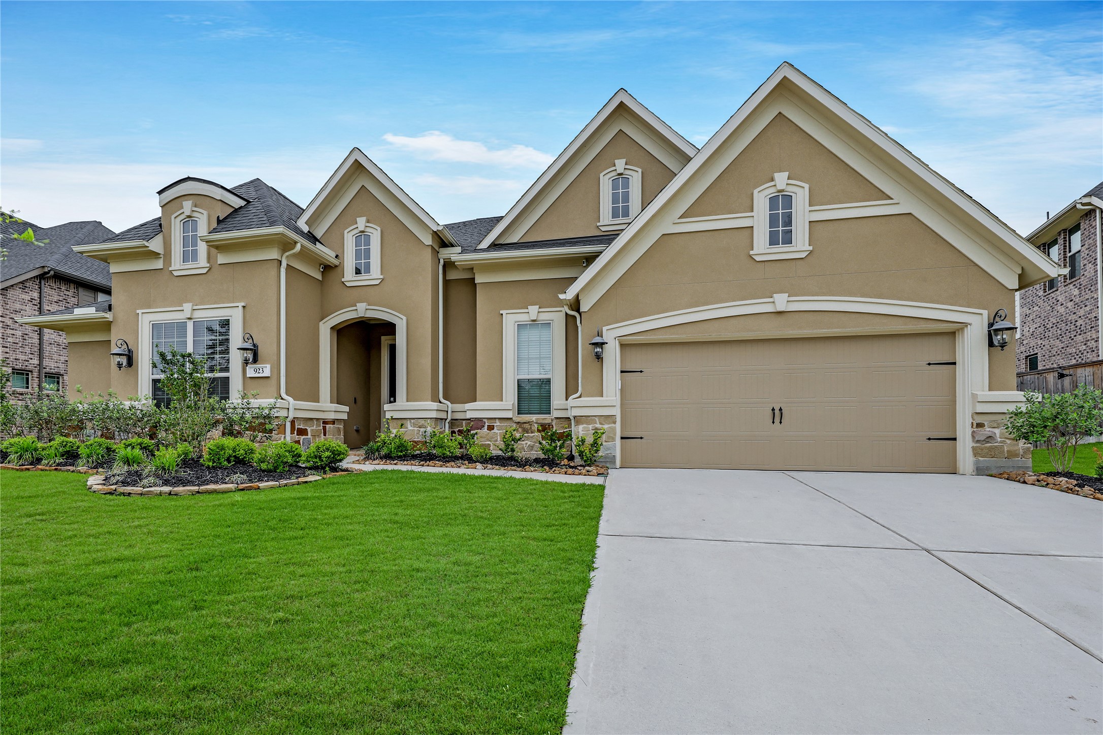 923 Falcon Hollow Lane Pinehurst TX 77362