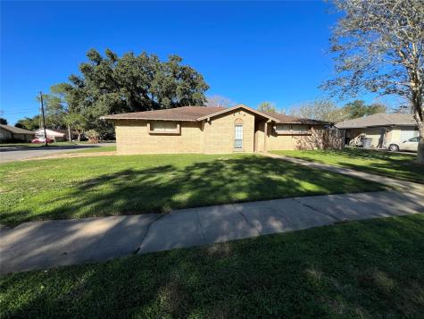 1901 Candlewood Drive Bay City TX 77414