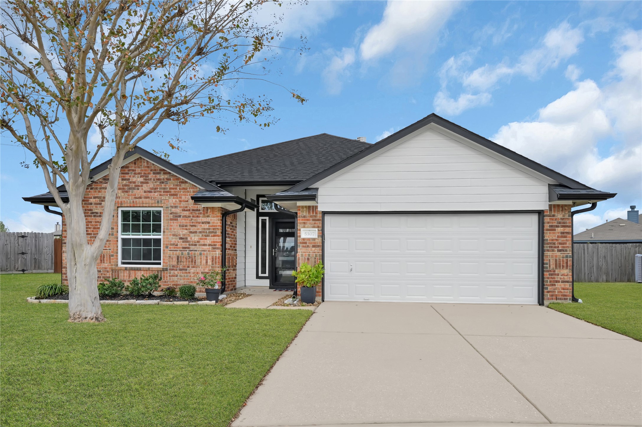 5307 Coastline Street Baytown TX 77521