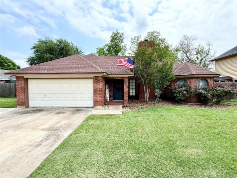 112 Sandalwood Drive Lake Jackson TX 77566