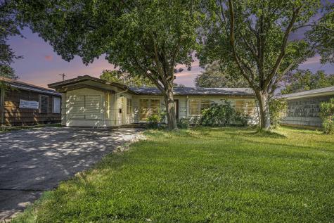 1906 3rd Avenue N Texas City TX 77590