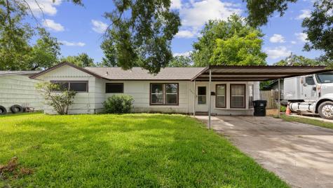 5854 Westover Street Houston TX 77033