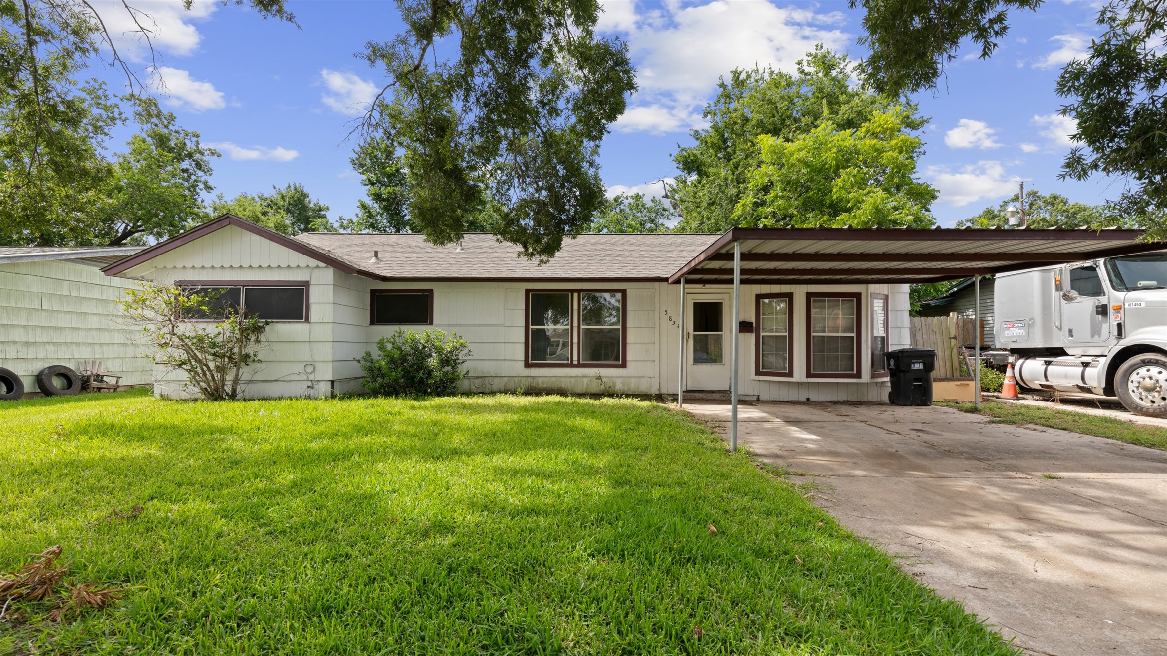 5854 Westover Street Houston TX 77033