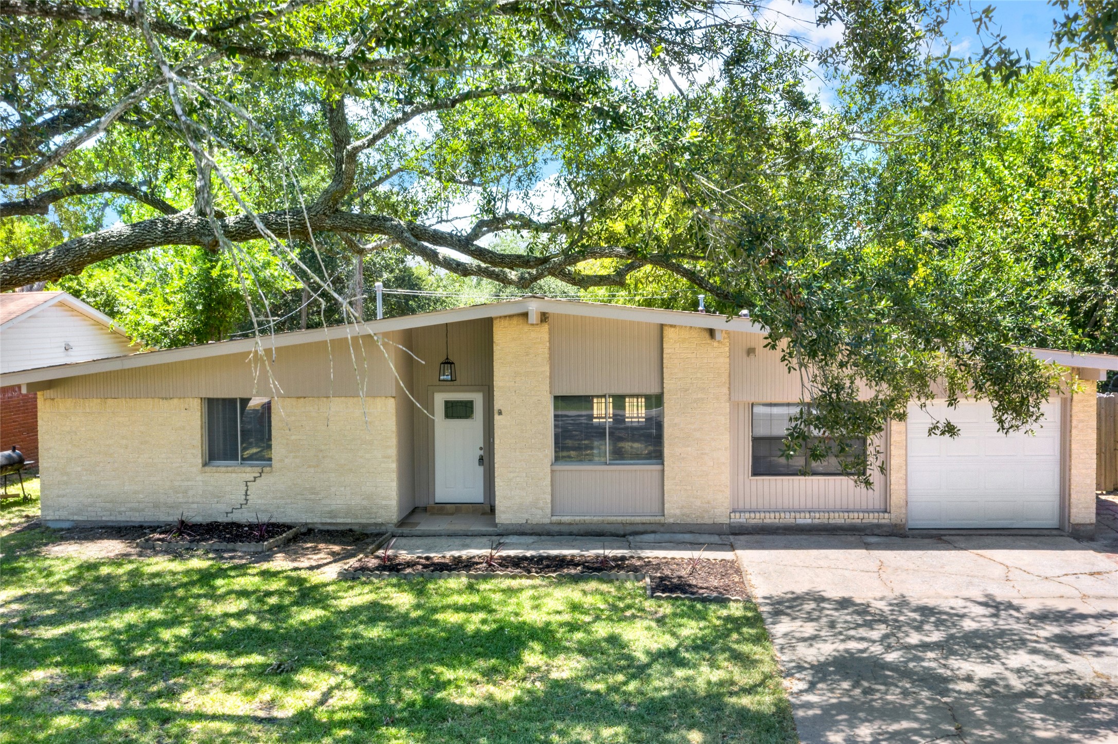 503 Moody Avenue League City TX 77573