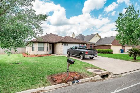 706 Live Oak Avenue Bay City TX 77414