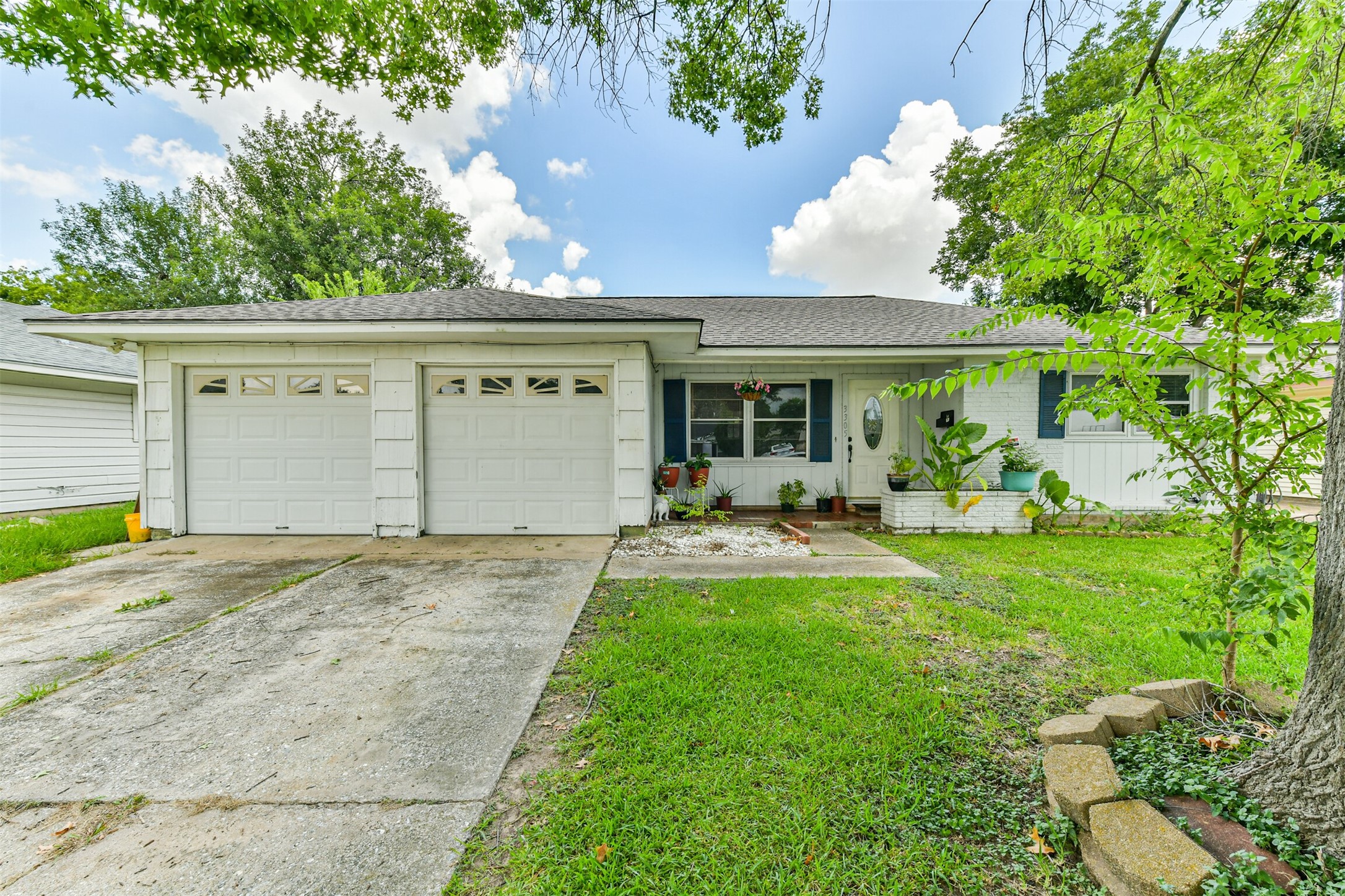 3305 Thornwood Drive Pasadena TX 77503
