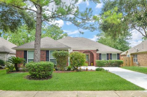 203 Harwood Drive League City TX 77573