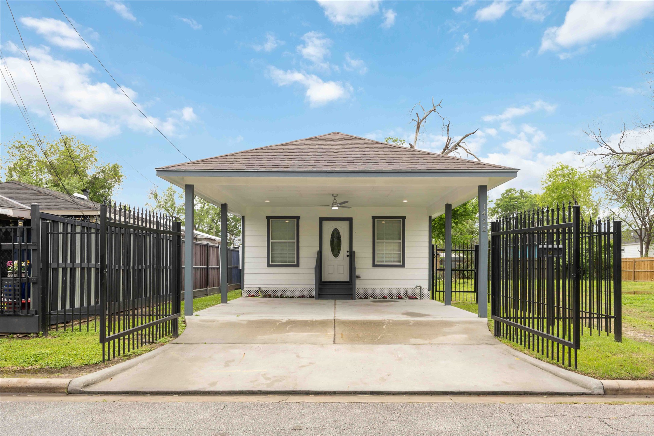 1422 E 32nd 1/2 Street Houston TX 77022