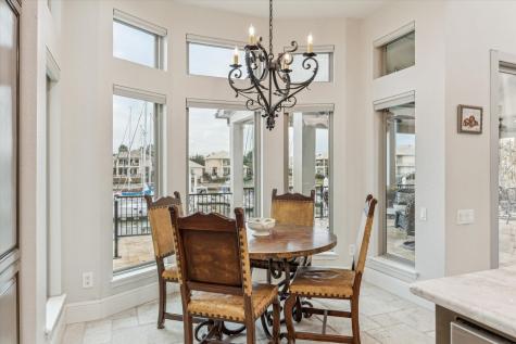 529 Southport Lane Kemah TX 77565