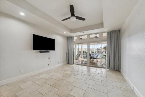 529 Southport Lane Kemah TX 77565