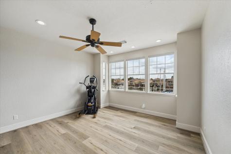 529 Southport Lane Kemah TX 77565