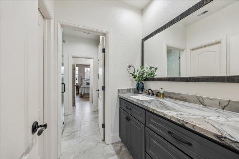 529 Southport Lane Kemah TX 77565