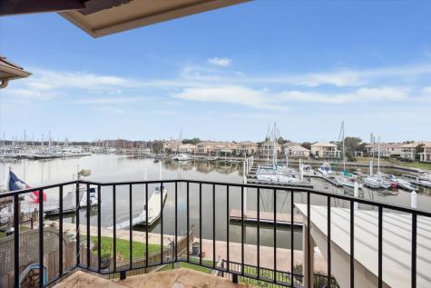 529 Southport Lane Kemah TX 77565