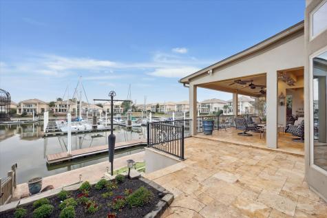 529 Southport Lane Kemah TX 77565