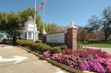 529 Southport Lane Kemah TX 77565