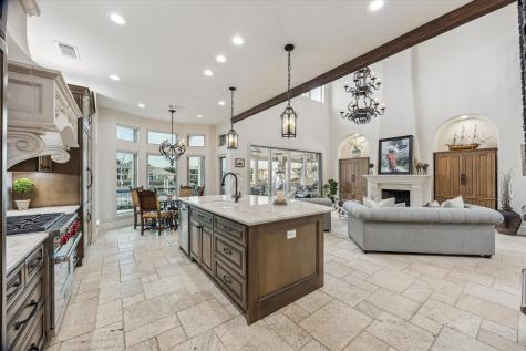 529 Southport Lane Kemah TX 77565