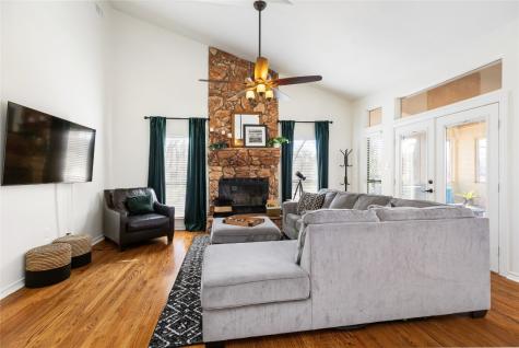 431 Shoreline Drive Huntsville TX 77320