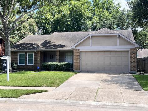 4926 Clover Lane Pearland TX 77584