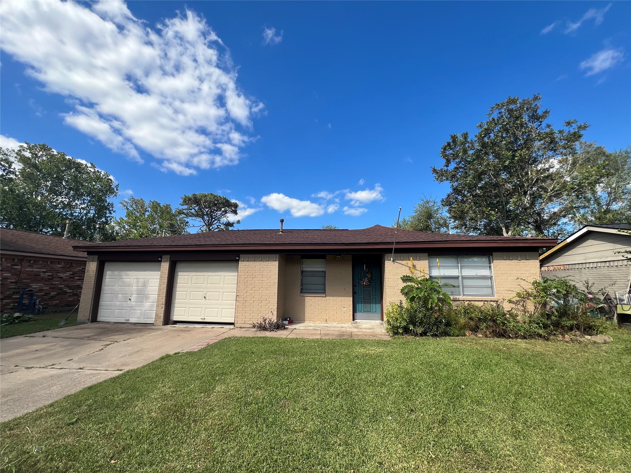520 W Mimosa Street Angleton TX 77515