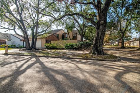 16626 Neumann Drive Houston TX 77058