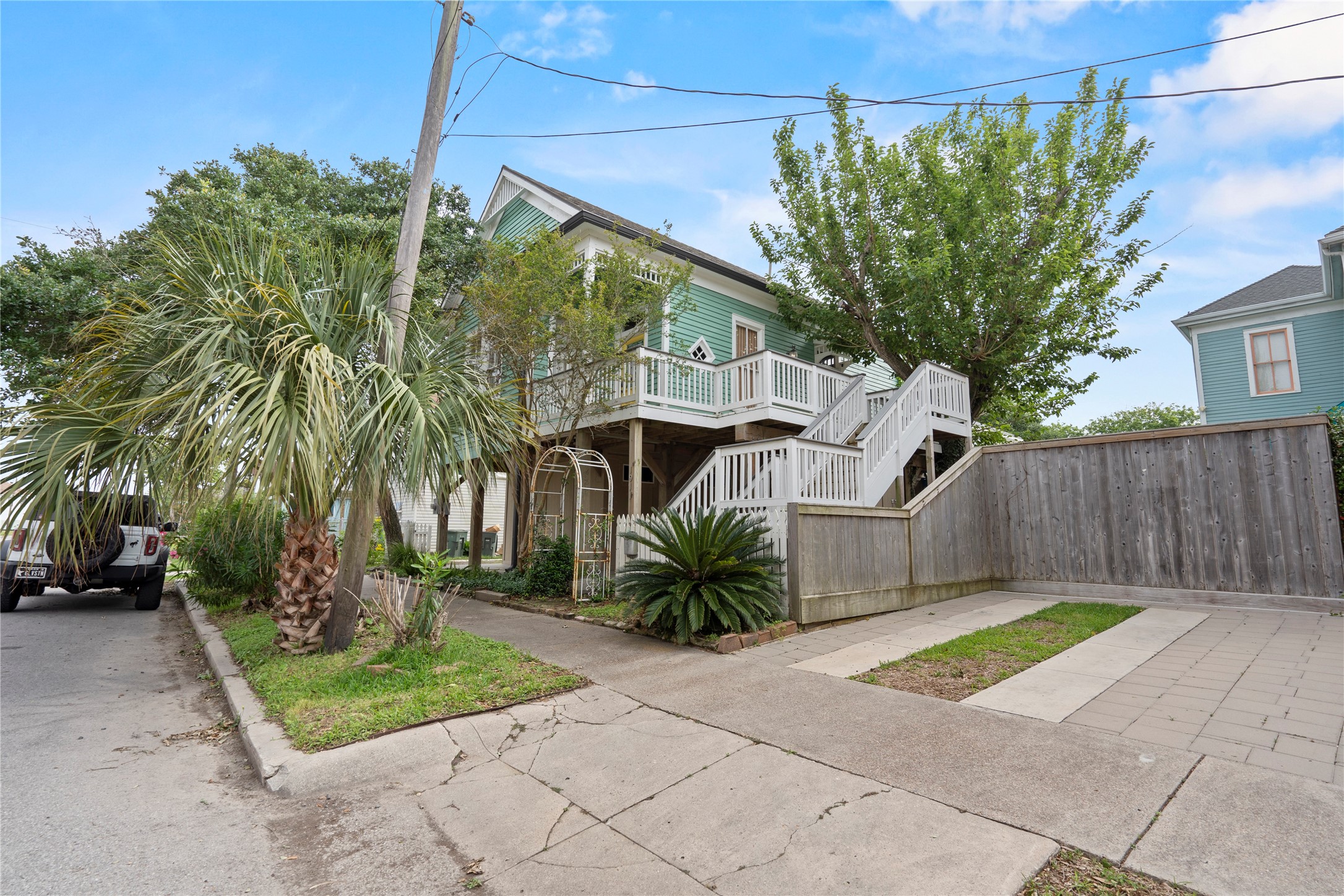 1911 30th Street Galveston TX 77550