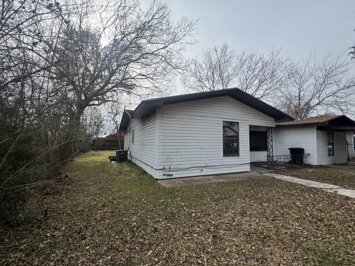 1805 Vermont Street Baytown TX 77520