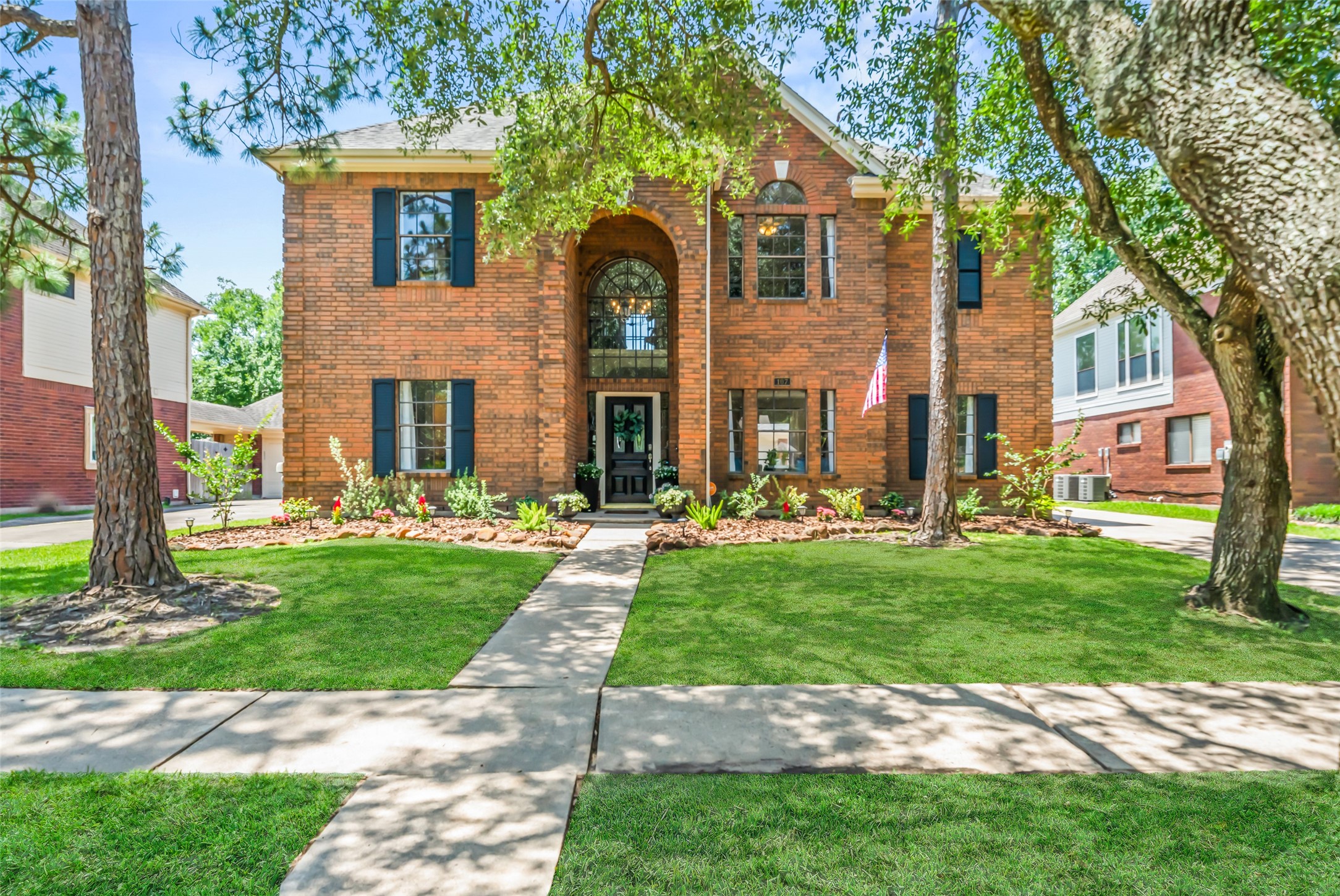 107 Lake Point Court League City TX 77573