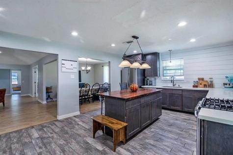 545 Elm Street Sour Lake TX 77659