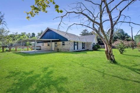 545 Elm Street Sour Lake TX 77659
