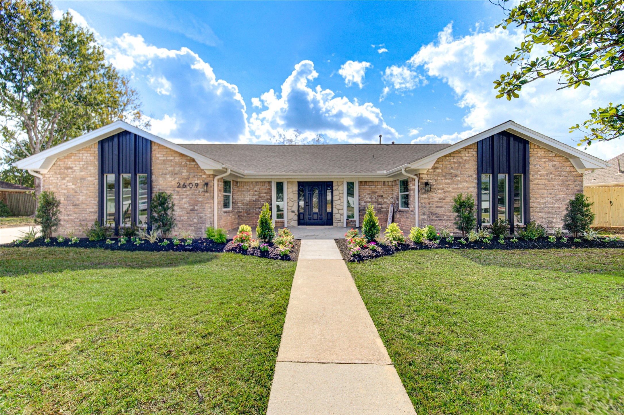 2609 Adams Street Alvin TX 77511