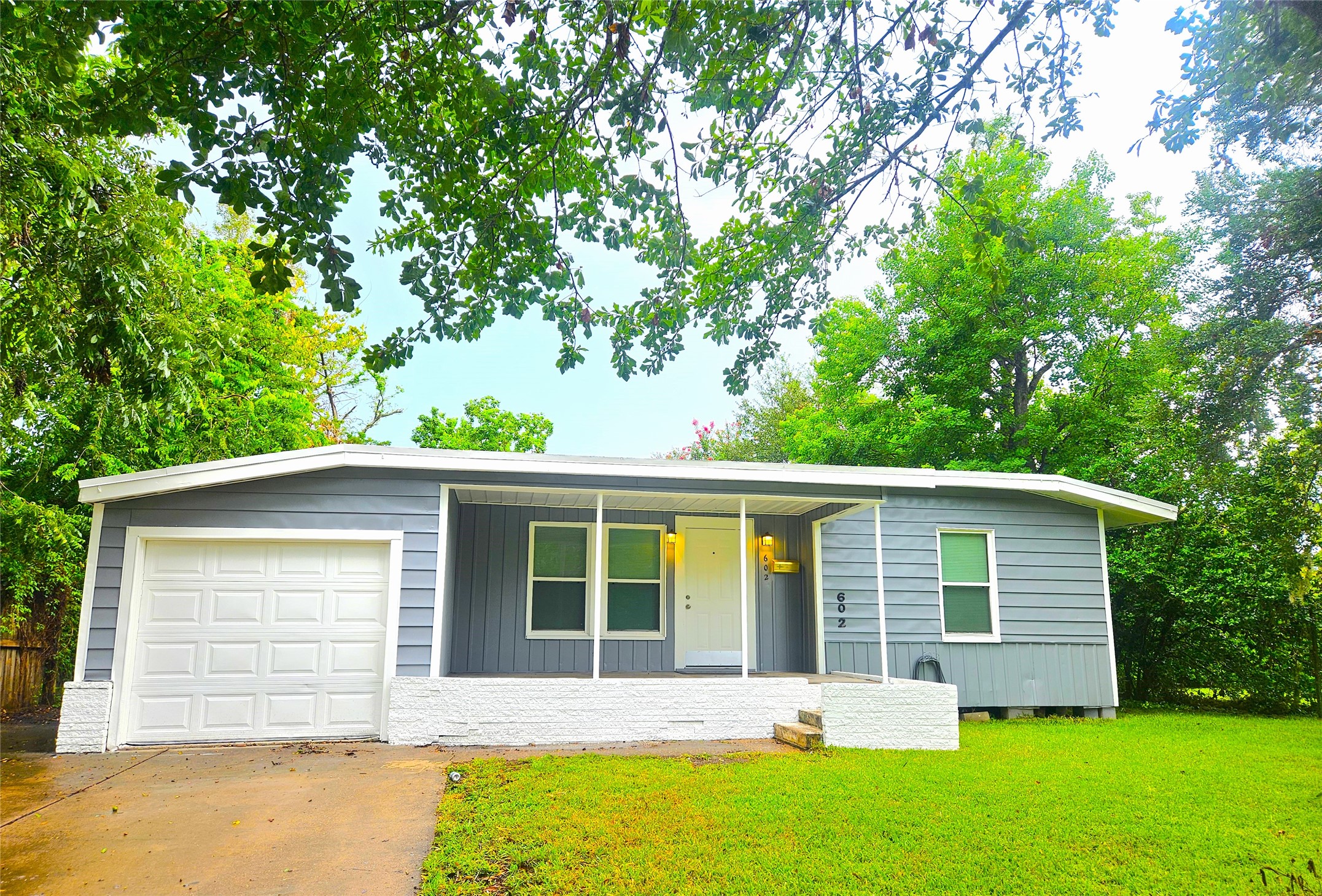 602 Winding Way Street Lake Jackson TX 77566