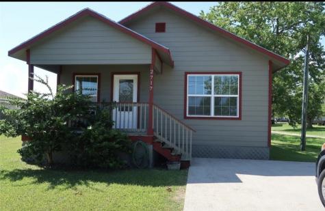 2717 Avenue D Dickinson TX 77539