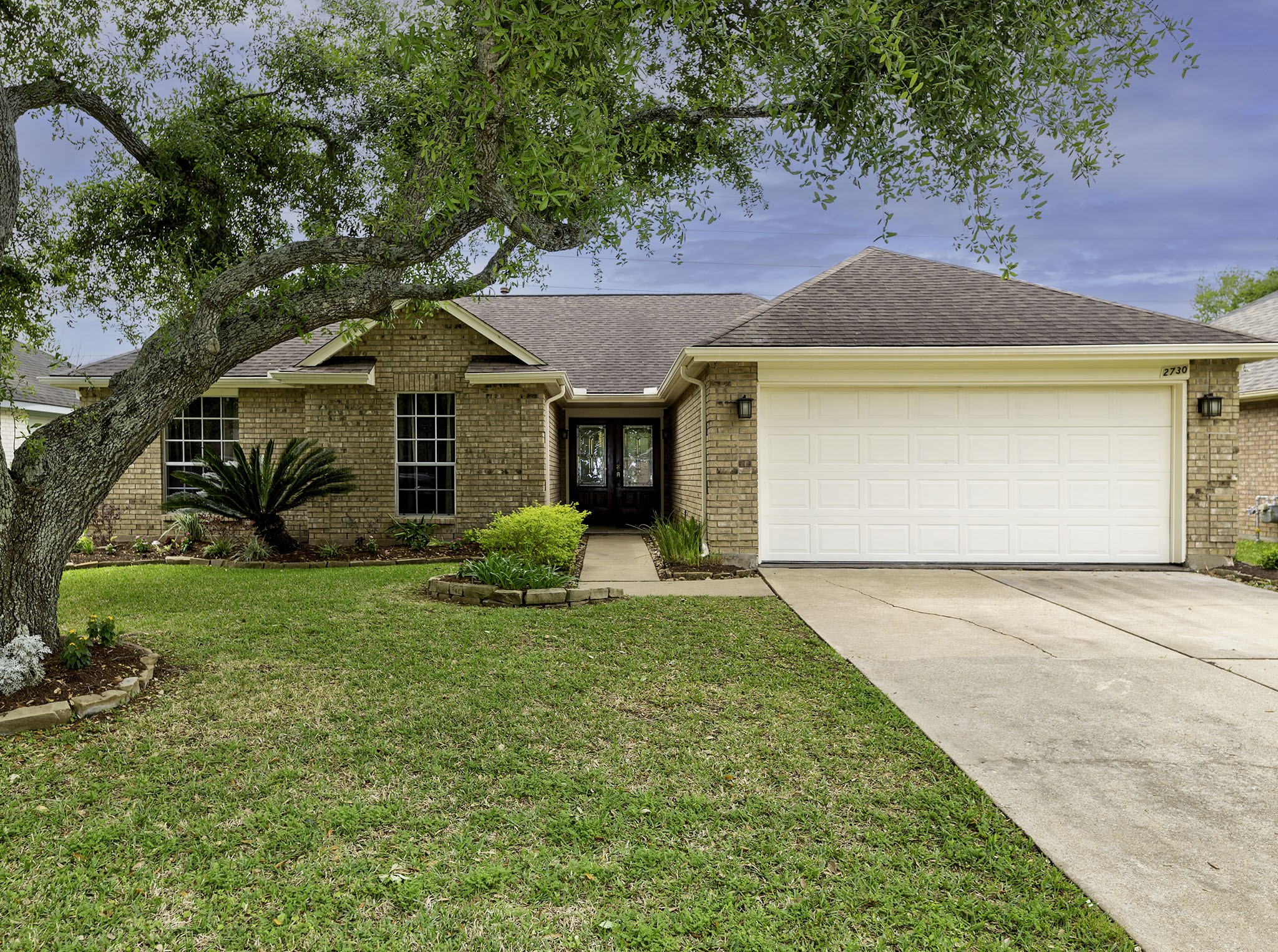 2730 S Peach Hollow Circle Pearland TX 77584