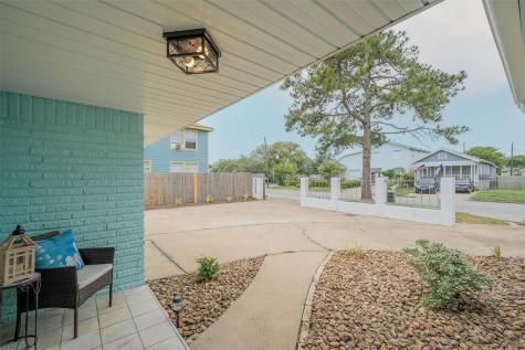 4923 Bernardo De Galvez Galveston TX 77551