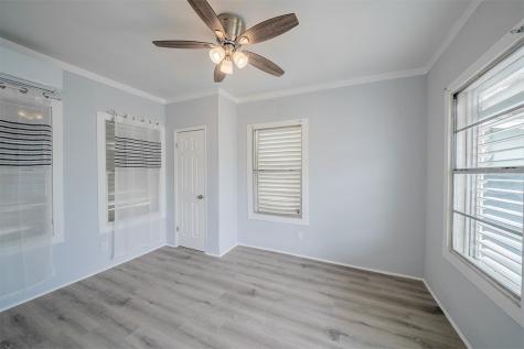 4923 Bernardo De Galvez Galveston TX 77551