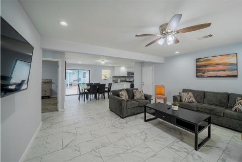 4923 Bernardo De Galvez Galveston TX 77551