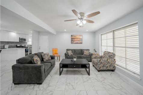 4923 Bernardo De Galvez Galveston TX 77551