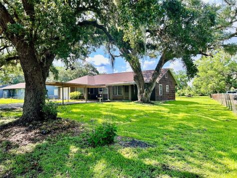 168 County Road 605 Angleton TX 77515