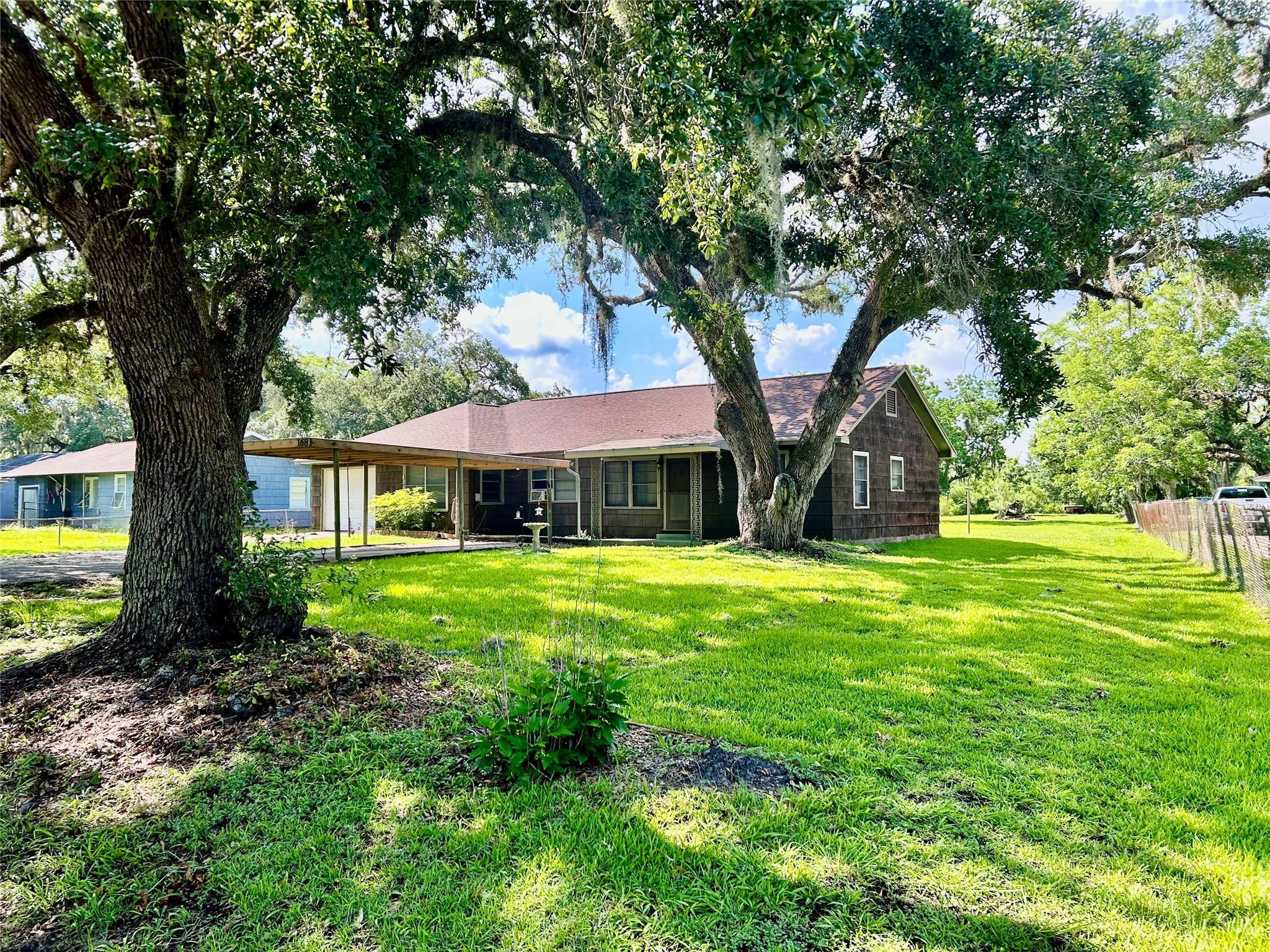 168 County Road 605 Angleton TX 77515