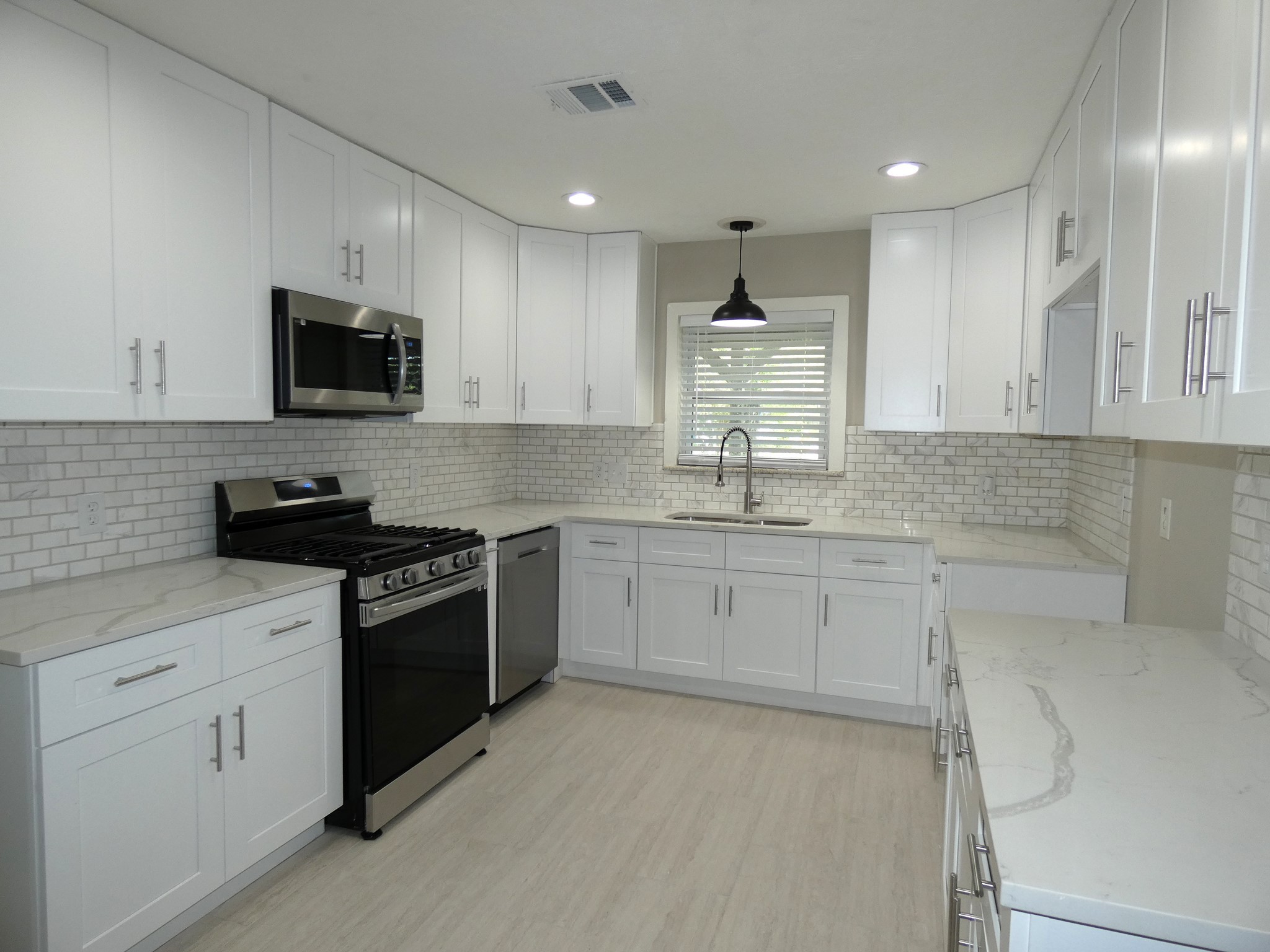8647 Kempwood Drive Houston TX 77080