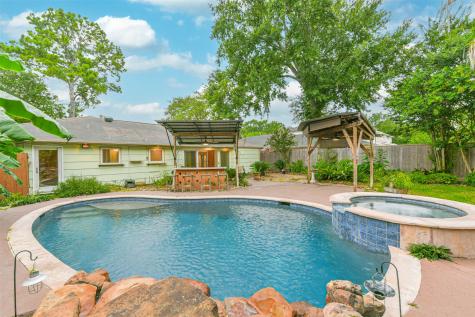 5002 Mayfair Street Bellaire TX 77401