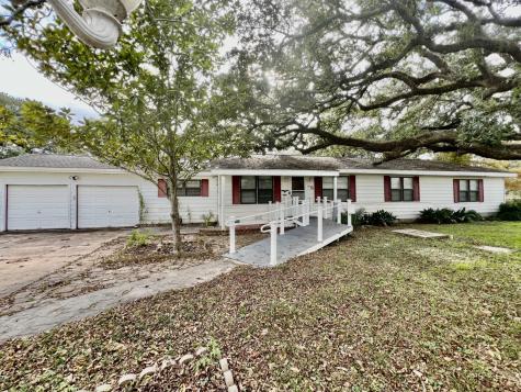 55 Leeder Court Lake Jackson TX 77566