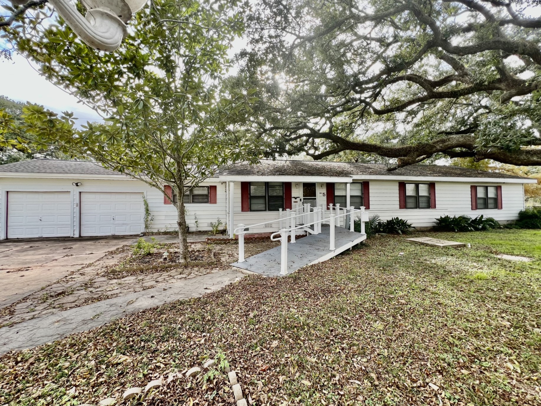 55 Leeder Court Lake Jackson TX 77566