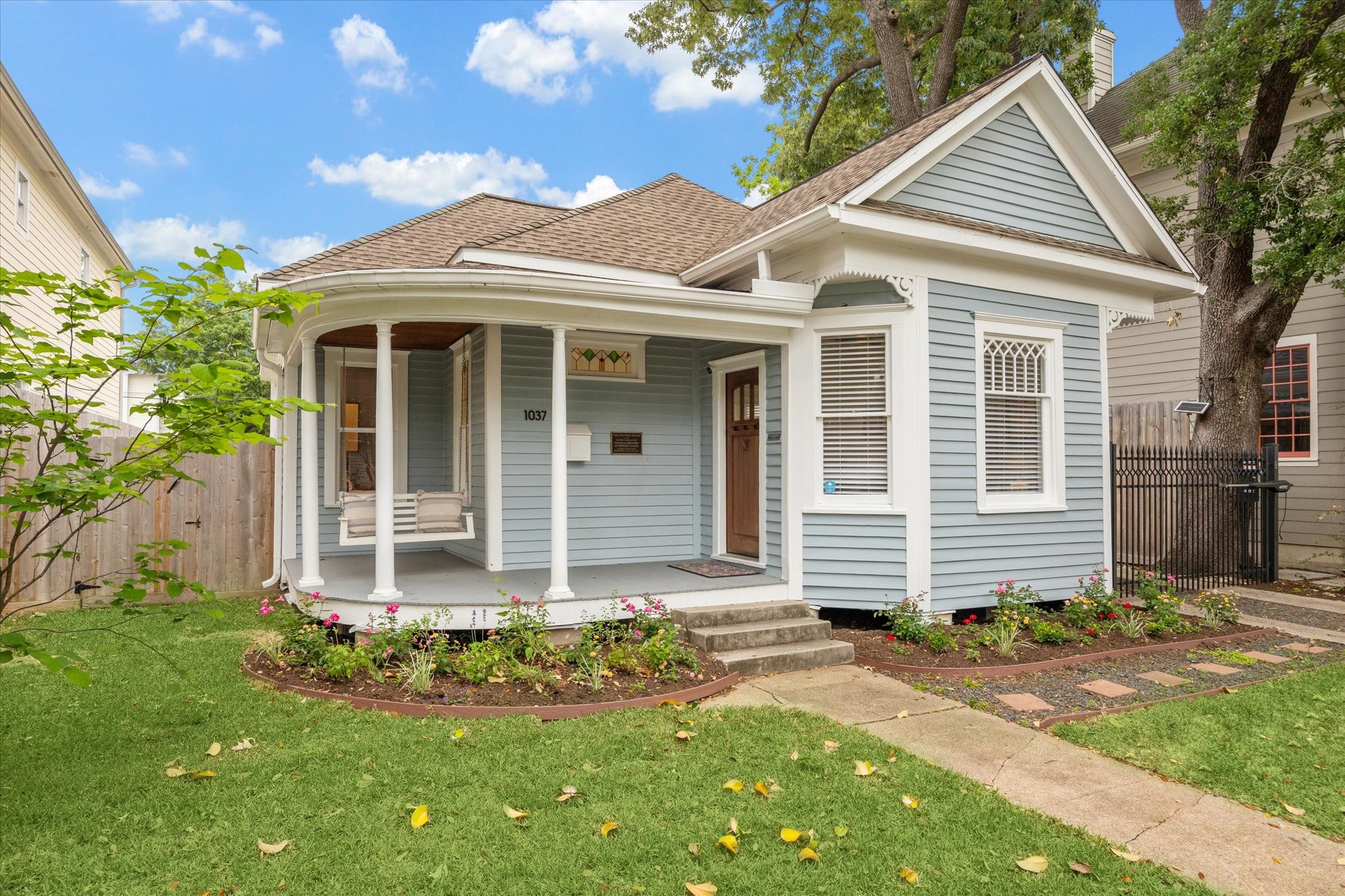 1037 Columbia Street Houston TX 77008